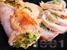 Рецепта Пилешки рула от филе пълнени с топено сирене и яйце на фурна под фолио
